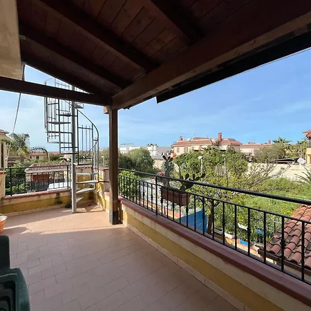 Casa Marina إزولا ديلي فيمين